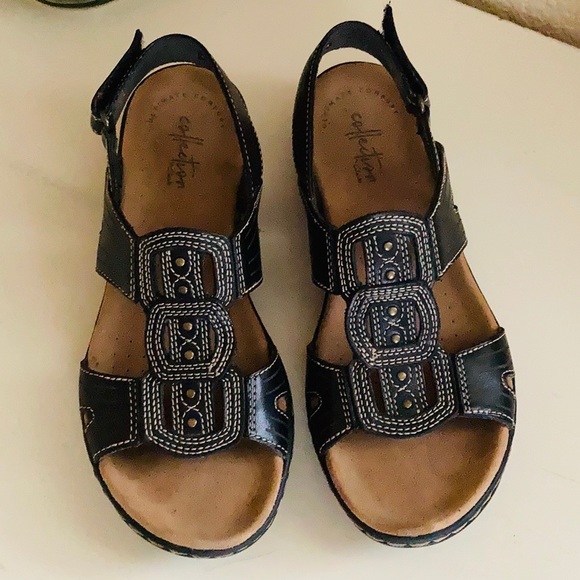 clarks lightweight comfort sandals